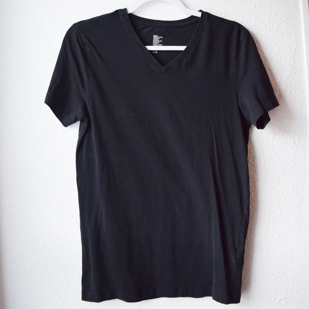 Basic Slim-Fit Men's V-Neck Shirt